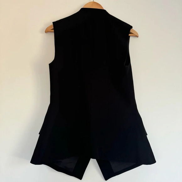 Louis Vuitton uniform vest in black - Picture 2 of 4